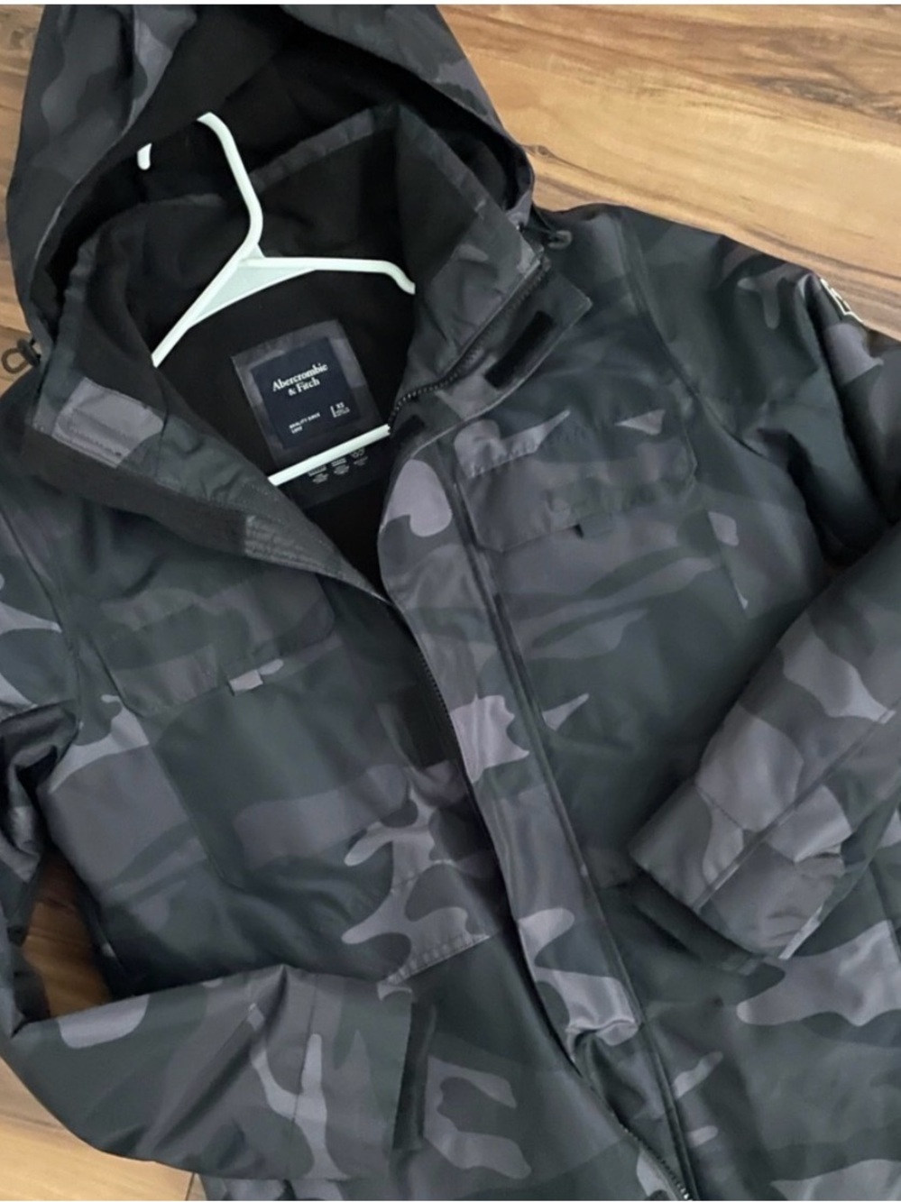 Abercrombie & Fitch Men’s Black Camo Hooded Jacket XS like new!!!